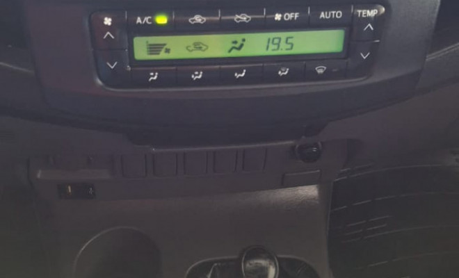 Toyota Hilux CD SRV D4-D 4x4 3.0  TDI Dies 2014 Diesel-8