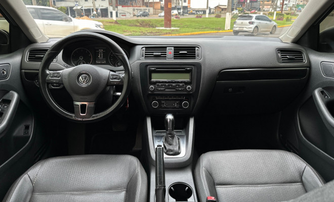 VW - VolksWagen JETTA Highline 2.0 TSI 16V 4p Tiptronic 2011 Flex-10