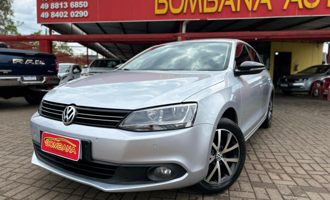 VW - VolksWagen JETTA Highline 2.0 TSI 16V 4p Tiptronic 2011 Flex