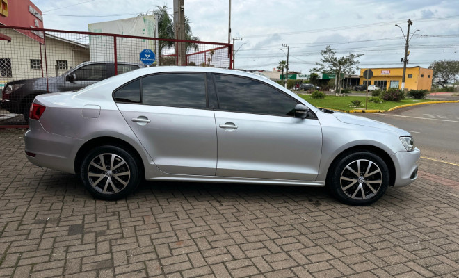 VW - VolksWagen JETTA Highline 2.0 TSI 16V 4p Tiptronic 2011 Flex-4