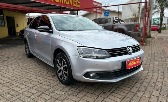 VW - VolksWagen JETTA Highline 2.0 TSI 16V 4p Tiptronic 2011 Flex-5