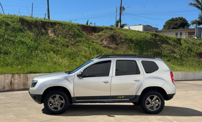 Duster 1.6 Expression Outdoor 2015 – A SUV robusta e versátil para todas as suas aventuras!-13