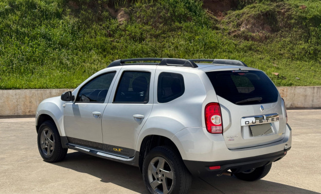 Duster 1.6 Expression Outdoor 2015 – A SUV robusta e versátil para todas as suas aventuras!-14