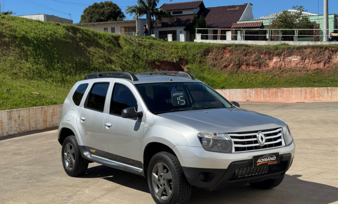 Duster 1.6 Expression Outdoor 2015 – A SUV robusta e versátil para todas as suas aventuras!-11