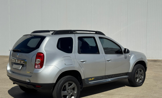 Duster 1.6 Expression Outdoor 2015 – A SUV robusta e versátil para todas as suas aventuras!-2