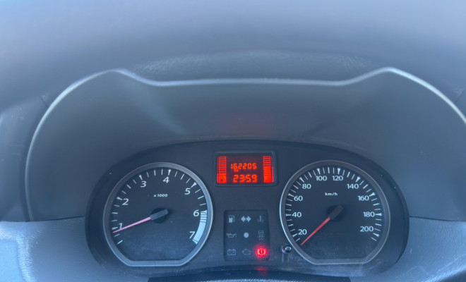 Duster 1.6 Expression Outdoor 2015 – A SUV robusta e versátil para todas as suas aventuras!-9