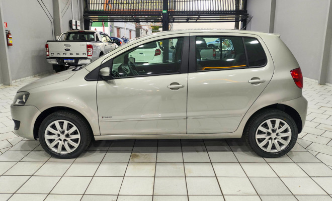 VW - VolksWagen Fox 1.0 Mi Total Flex 8V 5p 2014 Flex-2