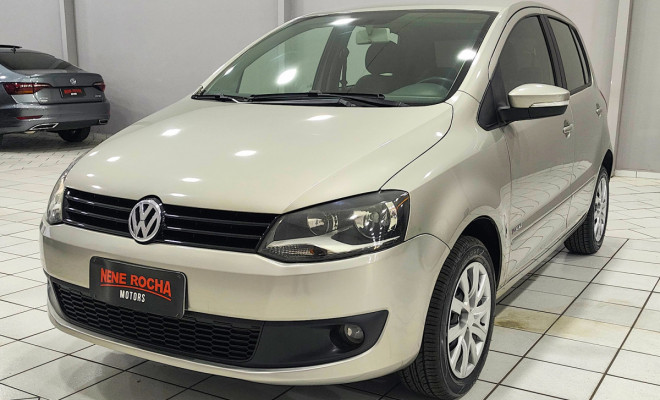 VW - VolksWagen Fox 1.0 Mi Total Flex 8V 5p 2014 Flex-1