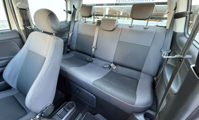 VW - VolksWagen Saveiro Robust 1.6 Total Flex 8V CD 2020 Flex-7