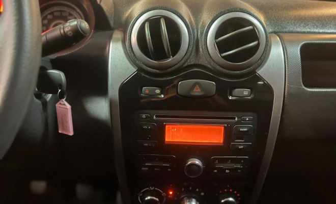 Renault SANDERO Privilège Hi-Flex 1.6 8V 5p 2013 Flex-8