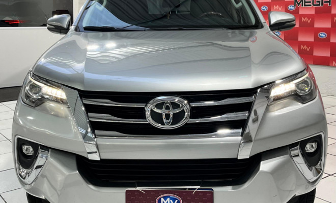 Toyota Hilux SW4 SRX 4x4 2.8 TDI 16V Dies. Aut. 2019 Diesel-0