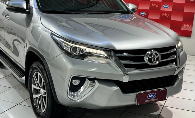 Toyota Hilux SW4 SRX 4x4 2.8 TDI 16V Dies. Aut. 2019 Diesel-5