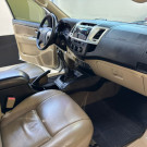 Toyota Hilux SW4 SR 4x2 2.7/2.7 Flex 16V Mec. 2015 Flex