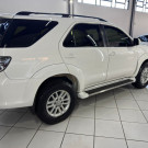 Toyota Hilux SW4 SR 4x2 2.7/2.7 Flex 16V Mec. 2015 Flex