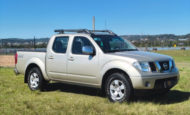 Nissan Frontier LE CD 4x4 2.5 TB Diesel Aut. 2011 Diesel-0