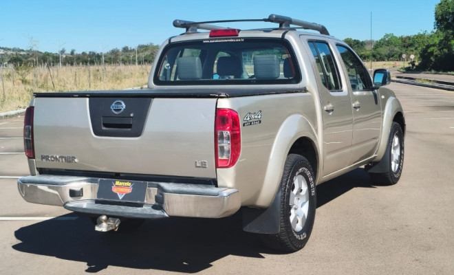 Nissan Frontier LE CD 4x4 2.5 TB Diesel Aut. 2011 Diesel-1