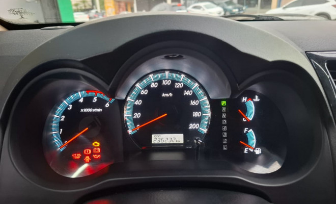 Toyota Hilux SW4 SRV D4-D 4x4 3.0 TDI Dies. Aut 2014 Diesel - 7 LUGARES-22