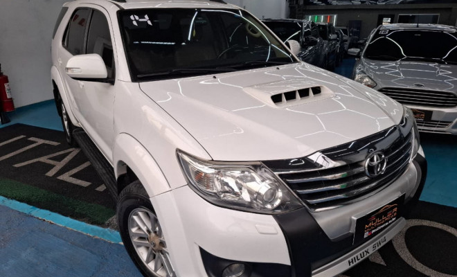 Toyota Hilux SW4 SRV D4-D 4x4 3.0 TDI Dies. Aut 2014 Diesel - 7 LUGARES-10
