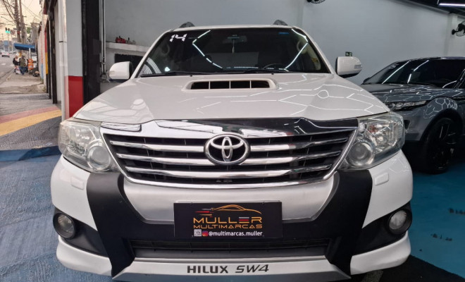 Toyota Hilux SW4 SRV D4-D 4x4 3.0 TDI Dies. Aut 2014 Diesel - 7 LUGARES-0