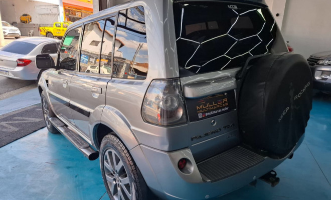Mitsubishi Pajero TR4 2.0 Flex 16V 4X2 Mec. 2015 Flex-4