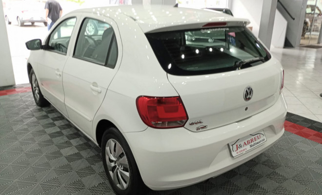 VW - VolksWagen Gol (novo) 1.0 Mi Total Flex 8V 4p 2013 Flex-4