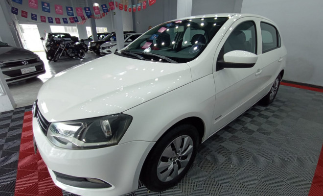 VW - VolksWagen Gol (novo) 1.0 Mi Total Flex 8V 4p 2013 Flex-1