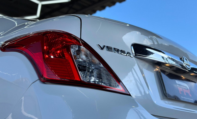 Nissan VERSA SL 1.6 16V FlexStart 4p Aut. 2018 Flex-16