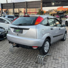 Ford Focus 1.8 16V 5p 2002 Gasolina-2