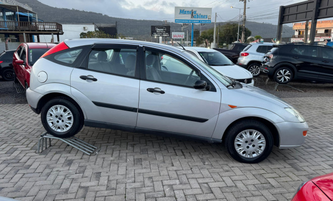 Ford Focus 1.8 16V 5p 2002 Gasolina-13