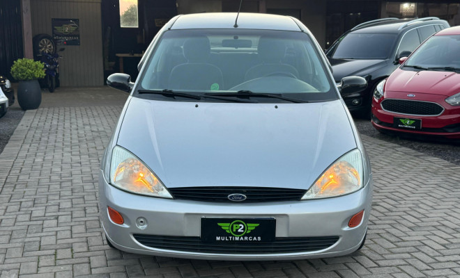 Ford Focus 1.8 16V 5p 2002 Gasolina-11