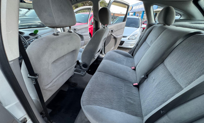 Ford Focus 1.8 16V 5p 2002 Gasolina-7