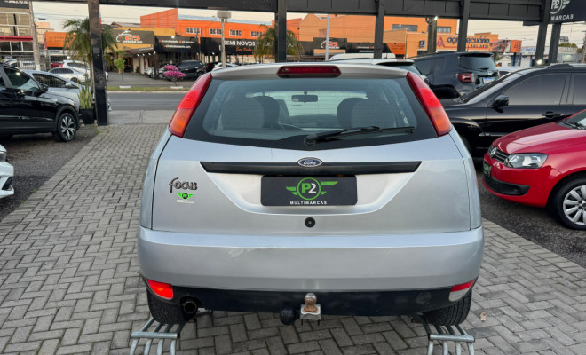 Ford Focus 1.8 16V 5p 2002 Gasolina-14