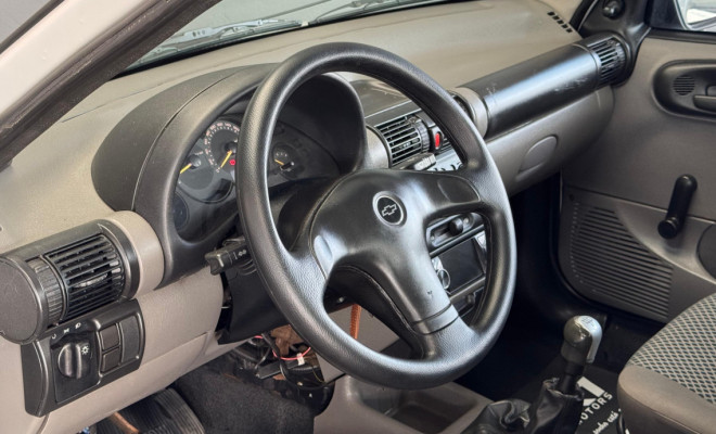 GM - Chevrolet Classic Life/LS 1.0 VHC FlexP. 4p 2010 Flex-0