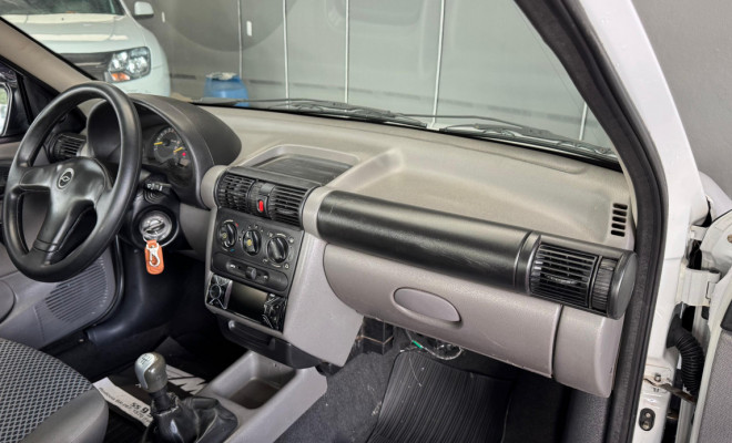 GM - Chevrolet Classic Life/LS 1.0 VHC FlexP. 4p 2010 Flex-3