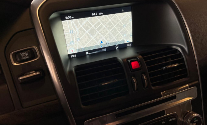 Volvo XC60 T-5 R-DESIGN 2.0 FWD Gasolina Aut. 2015-10