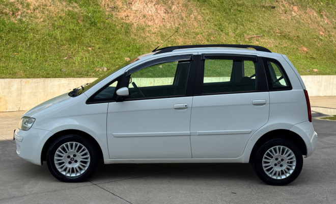 Idea ELX 1.4 2010 – Conforto, espaço e praticidade para o seu dia a dia!-12