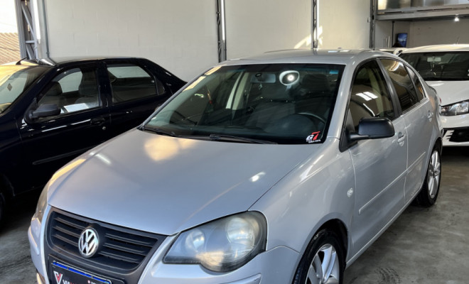 VW - VolksWagen Polo Sed./Sed. COMF. 2.0/2.0 Flex 8V 4p 2009 Flex-1