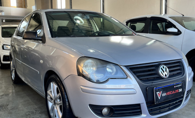 VW - VolksWagen Polo Sed./Sed. COMF. 2.0/2.0 Flex 8V 4p 2009 Flex