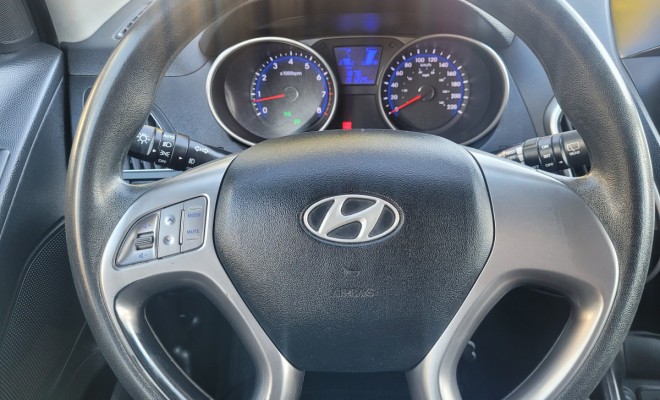 Hyundai ix35 2.0 16V 170cv 2WD/4WD Mec. 2011 Gasolina-10