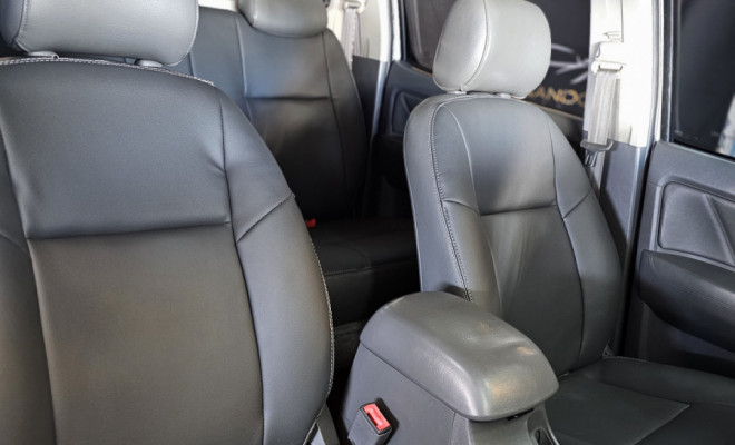 Toyota Hilux CD SRV D4-D 4x4 3.0  TDI Dies 2013 Diesel-3