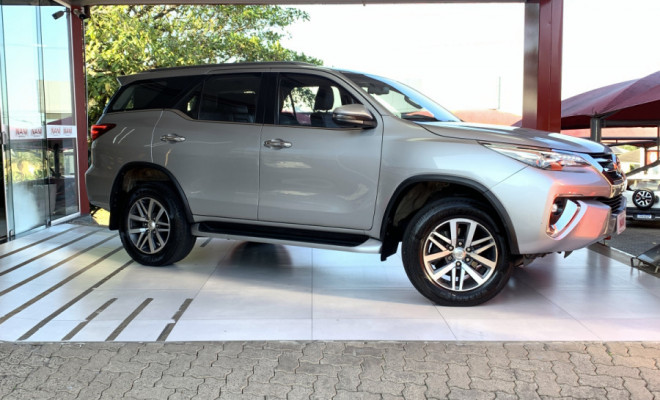 Toyota Hilux CD SRX 4x4 2.8 TDI 16V Diesel Aut. 2018 Diesel-1