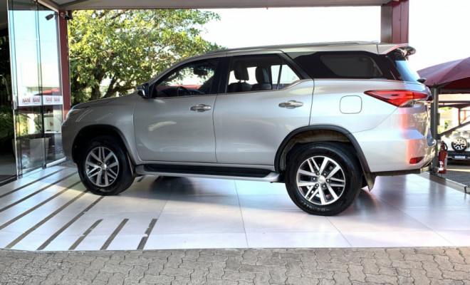 Toyota Hilux CD SRX 4x4 2.8 TDI 16V Diesel Aut. 2018 Diesel-4