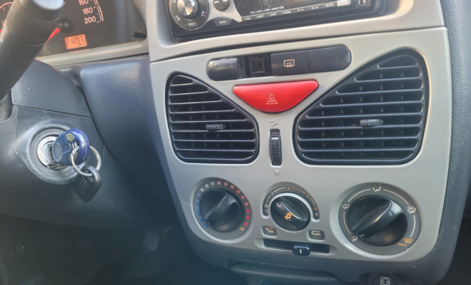 Fiat Siena Celebration 1.0 Fire Flex 8V 4p 2008 Flex-6