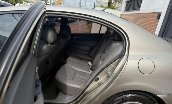 Honda Civic Sedan LXS 1.8/1.8 Flex 16V Mec. 4p 2008 Flex-6