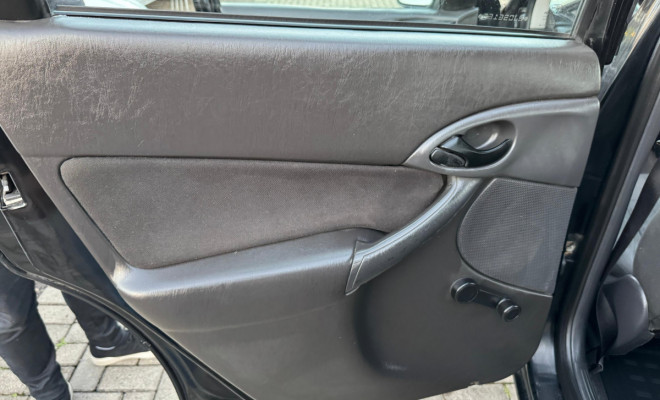 Ford Focus 1.6 S/SE/SE Plus Flex 8V/16V  5p 2008 Flex-18
