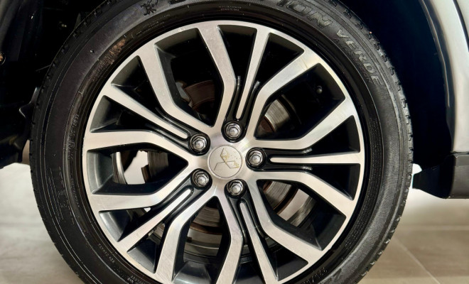 Mitsubishi OUTLANDER 2.0 16V 160cv Aut. 2016 Gasolina-15