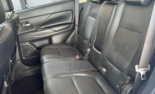Mitsubishi OUTLANDER 2.0 16V 160cv Aut. 2016 Gasolina-11