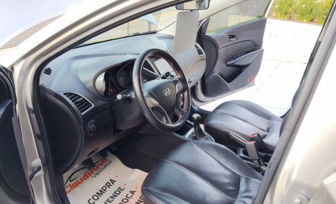 Hyundai HB20S Comfort Plus 1.0 TB Flex 12V Mec. 2017 Flex-9
