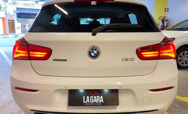 BMW 120iA Sport 2.0 16v TB ActiveFlex Aut. 2016-2