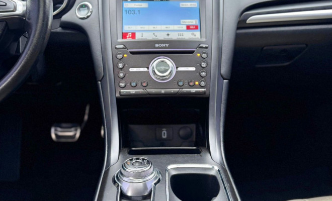 Ford Fusion Titanium 2.0 GTDI Eco. Awd Aut. 2018 Gasolina-9